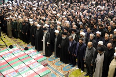 Irán celebra masivo funeral por el presidente Ebrahim Raisí