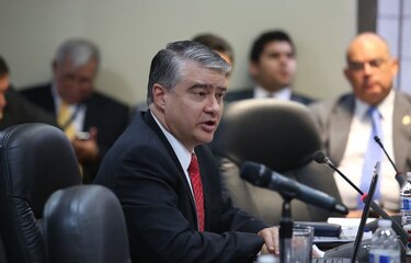 Ministro Dulcidio De La Guardia se desliga de acusaciones de Mulino por radares