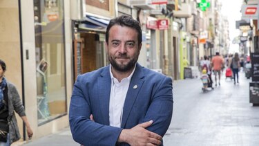 Dimite un alcalde español detenido por conducir ebrio durante el confinamiento