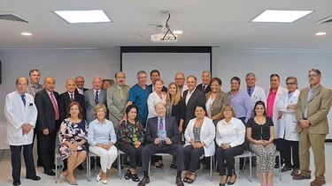 Centro Médico Paitilla reconoce trayectoria del Dr. José Manuel Fábrega