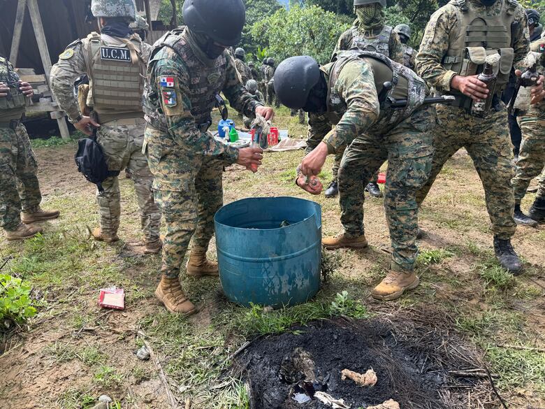 Bloqueos persisten en Bocas del Toro pese a despliegue de Operación Omega