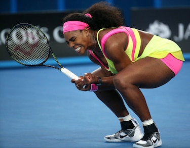 Djokovic abruma y Serena gana
