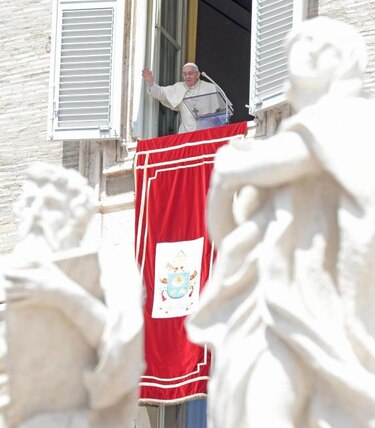 El papa Francisco reza por Ucrania