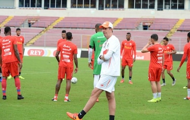 Panamá entrena para encarar a Ecuador