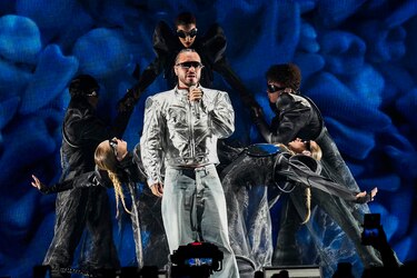 J Balvin postula su candidatura al trono del reggaeton en el Pabellón Olímpic de Badalona