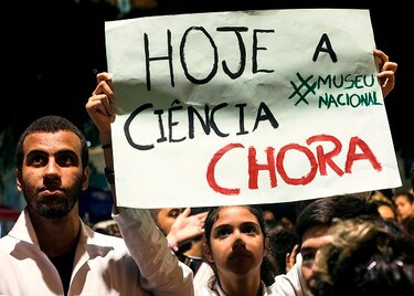Tras incendio en el Museo Nacional de Brasil, surgen recriminaciones
