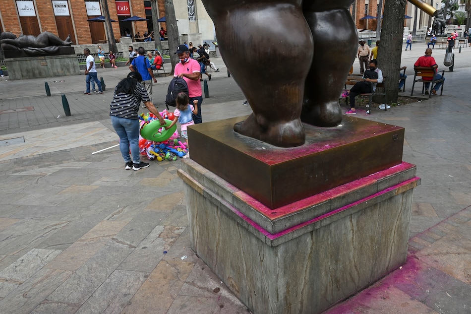 Nueve esculturas de Fernando Botero fueron vandalizadas en Medellín