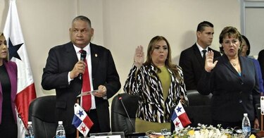 El apacible reencuentro entre el contralor y los diputados