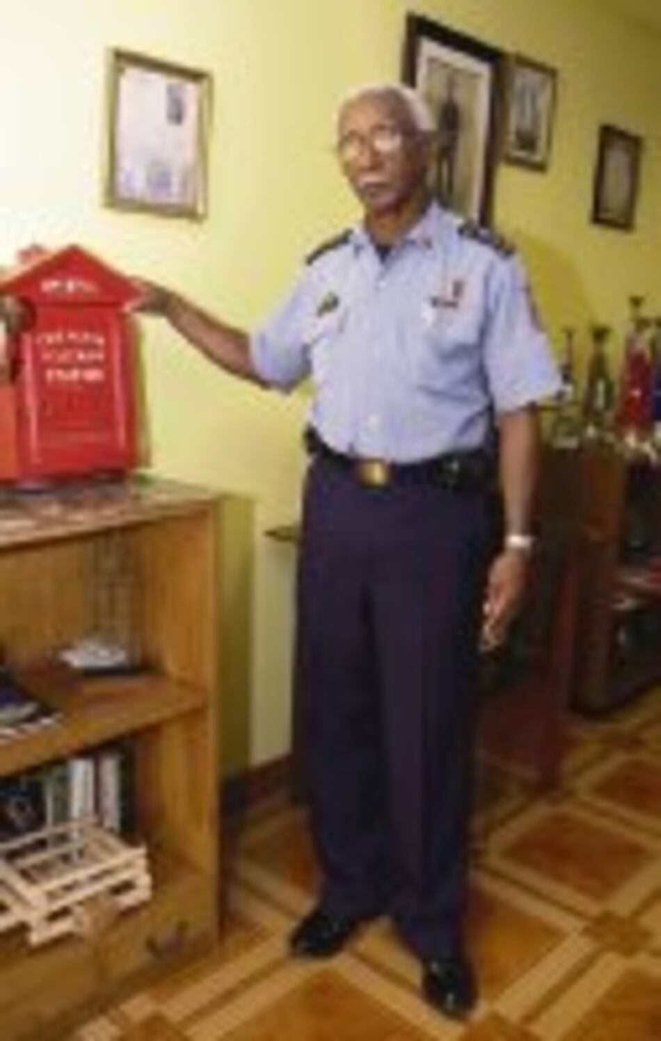 ‘Ya nadie quiere ser bombero sin paga’: Lasso