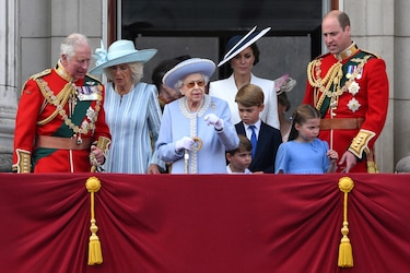 Isabel II es aclamada en el balcón del Palacio de Buckingham, por sus 70 años de reinado