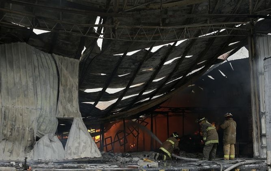 Incendio destruye empresa Molpasa, ubicada en Tocumen