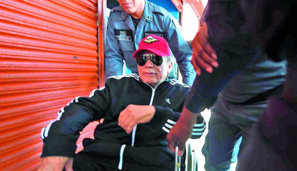 Manuel Antonio Noriega sigue débil y en coma, pero ya no tiene hemorragia, dice su abogado