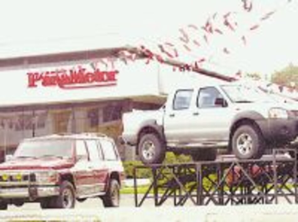 Panamotor pone un pie en Guatemala