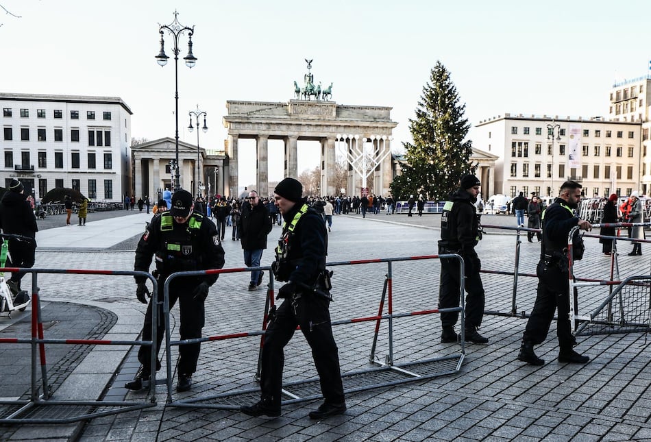 Zelenski aterriza en Berlín para mantener reuniones con los emisarios de Trump
