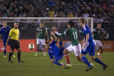 México pasa la prueba de Finlandia pero sigue rodeado de dudas
