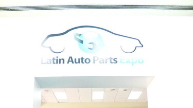Corte de cinta de Latin Auto Parts Expo