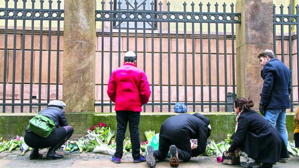 Atentado acaba con dos muertes