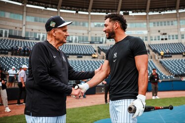 Una imagen con historia: Torre y Caballero unen el pasado y presente de los Yankees