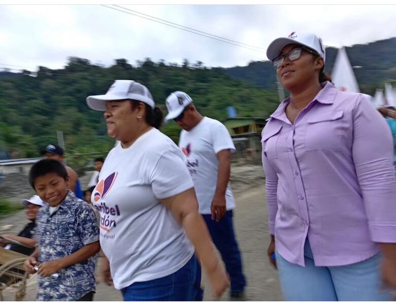 Candidatos presidenciales libran un duelo de promesas por el voto