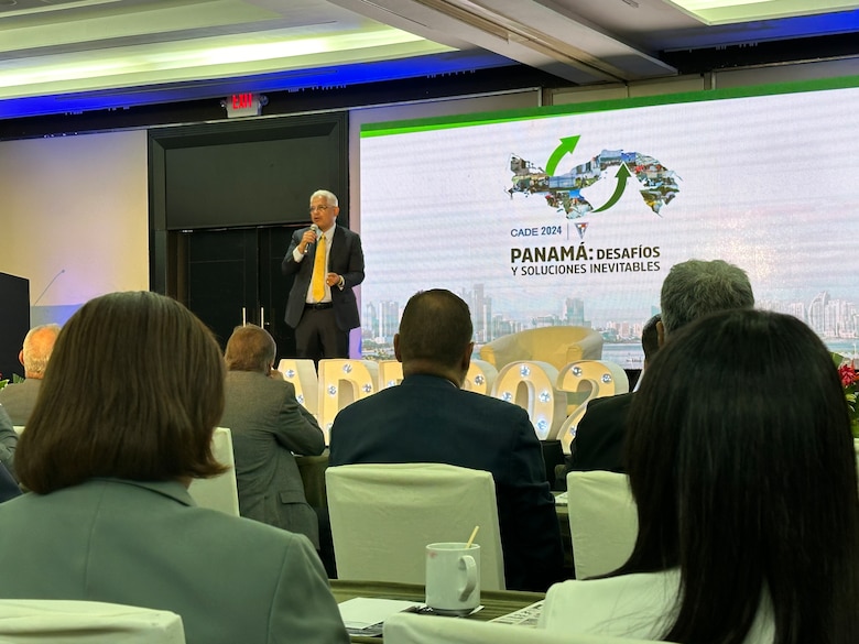 Candidatos presidenciales en CADE 2024: desafíos, promesas y ausencias