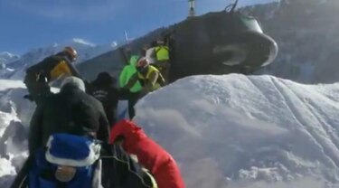 Evacúan a 150 personas en Italia tras avalancha en los Alpes