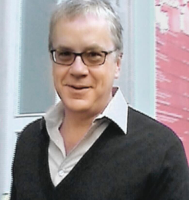 Robbins aborda la lucha de los inmigrantes