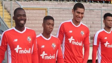 Julio Dely Valdés define equipo de Panamá para enfrentar al País Vasco