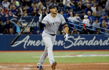 Giancarlo Stanton estrena la temporada con dos jonrones
