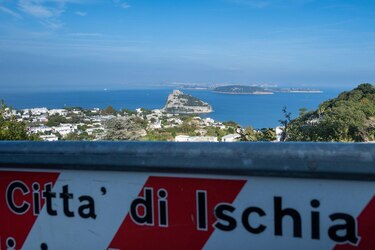 Aenaria: la fascinante historia de la ciudad italiana que quedó sumergida hace 2,000 años tras una erupción volcánica