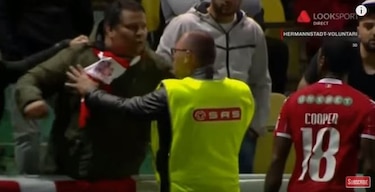 El panameño Armando Cooper es víctima de insultos racistas en Rumania