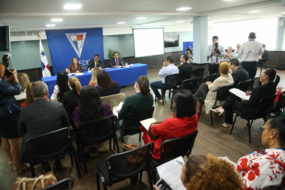 Un comunicado, ocho inconsistencias sobre transparencia y acceso a la información