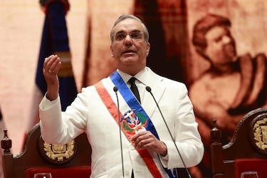 Luis Abinader asume la presidencia de República Dominicana para su segundo y último mandato