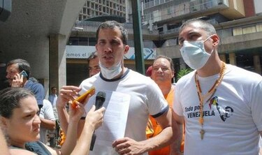Huelguistas acuden al CNE para exigir fecha de elecciones parlamentarias
