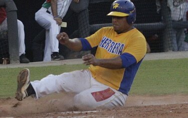 Herrera y Chiriquí siguen invictos