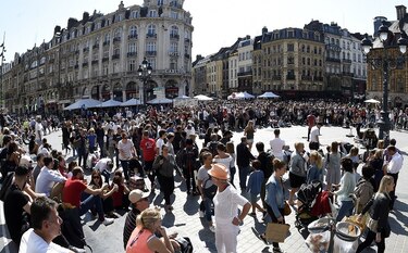 Francia: Lille celebra el mercadillo más grande de Europa