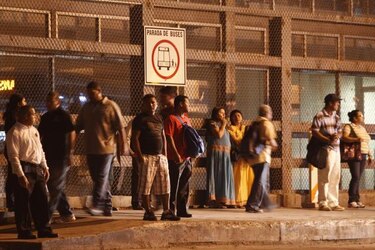 Publican en ‘Gaceta’ autorización para que Méndez contrate 50 buses