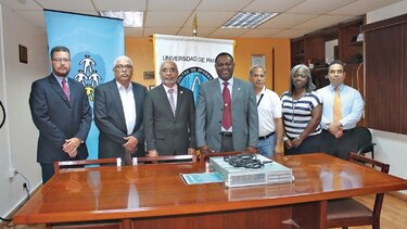 Fundación CWP dona equipo para apoyar la educación