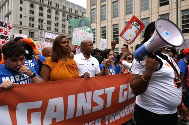 Realizan manifestaciones en Estados Unidos exigiendo controles estrictos para las armas de fuego