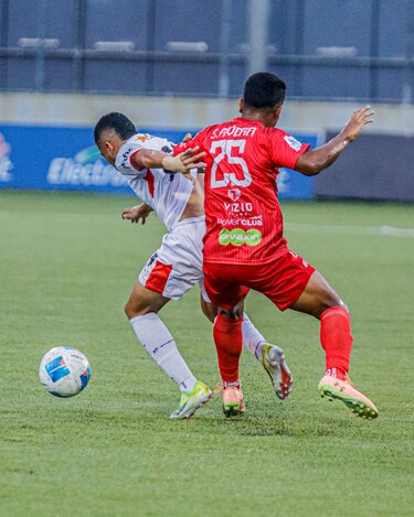 Universitario y San Francisco se juegan el pase a la final del Apertura 2025