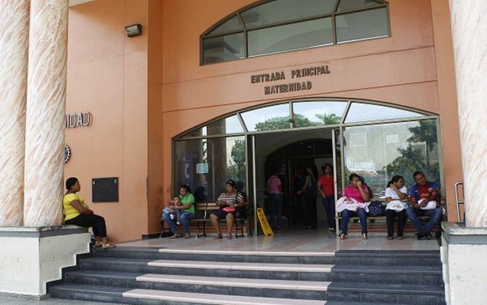Paralizan consulta externa en el Hospital SantoTomás