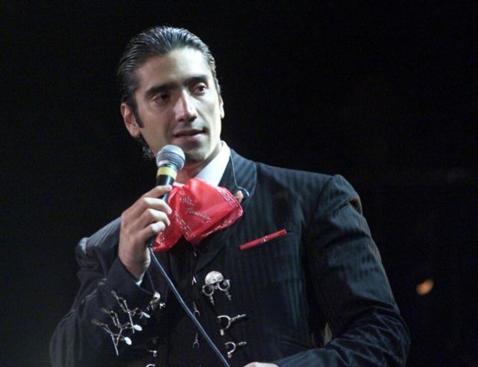 Nuevo disco de Alejandro Fernández contendrá un dueto con su padre, Vicente