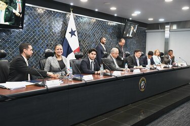 Comisión de Gobierno unificará proyectos sobre delitos cibernéticos, incluyendo la violación a la intimidad