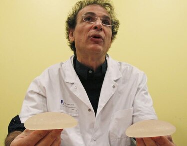El 'escándalo de la silicona' salpica a 65 países