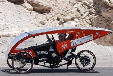 Arranca la carrera solar por el extenso desierto chileno