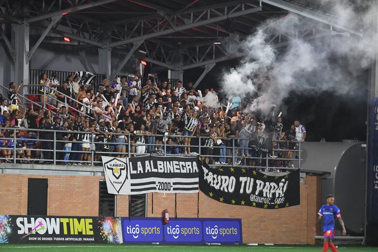 Tauro vence 2-0 a Plaza Amador y sigue con vida