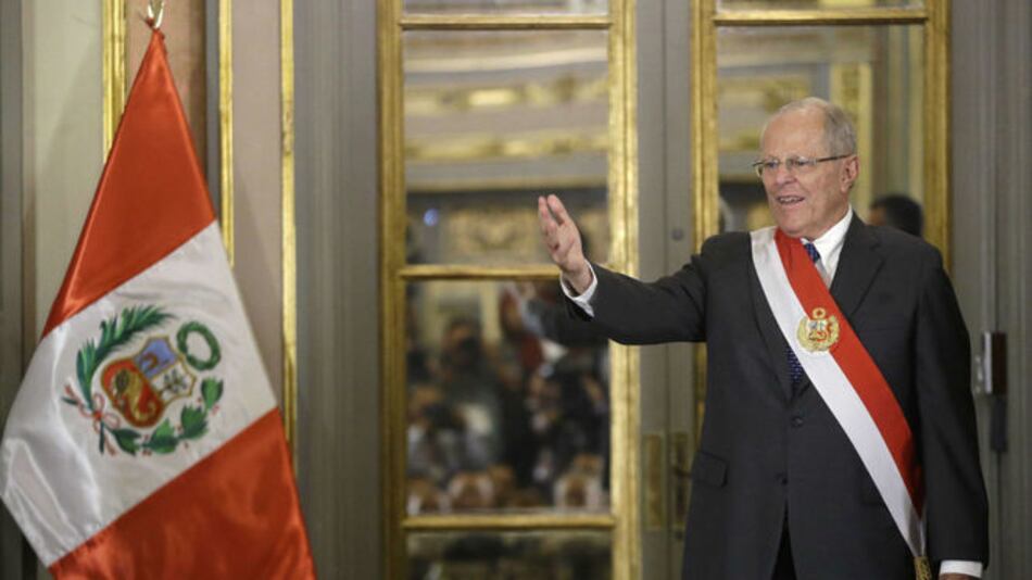 Presentan en el Congreso peruano nueva moción para destituir a Kuczynski