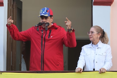 Maduro dice que el fin de la licencia Chevron afectó vuelos con migrantes deportados