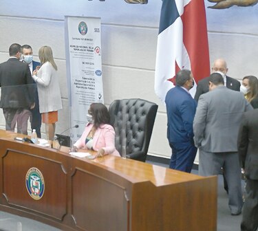 Dos informes rebaten las reformas electorales aprobadas  