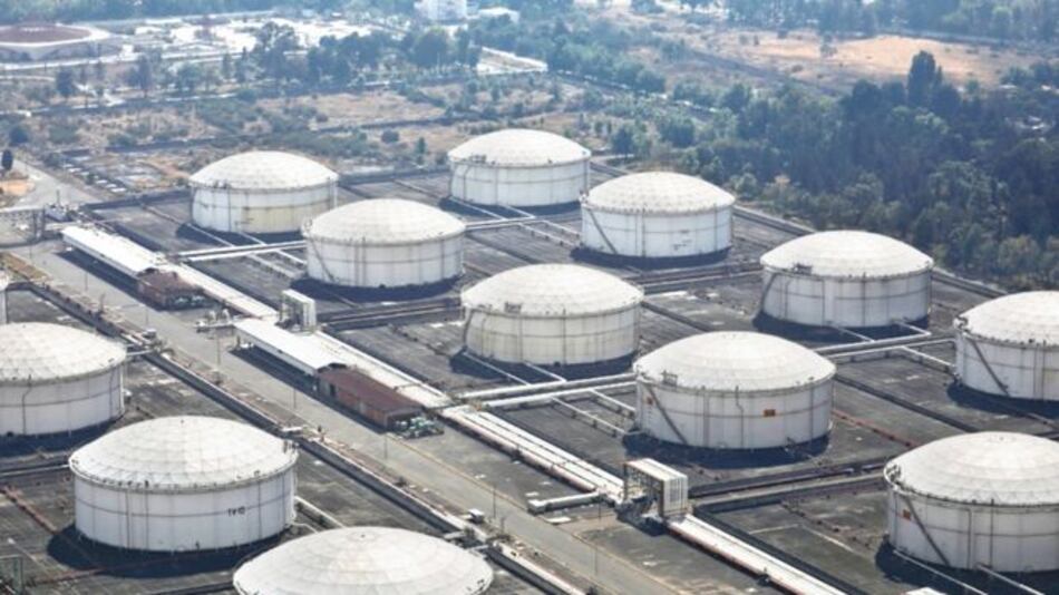 OPEP y socios aplazan decisión sobre extensión de recortes