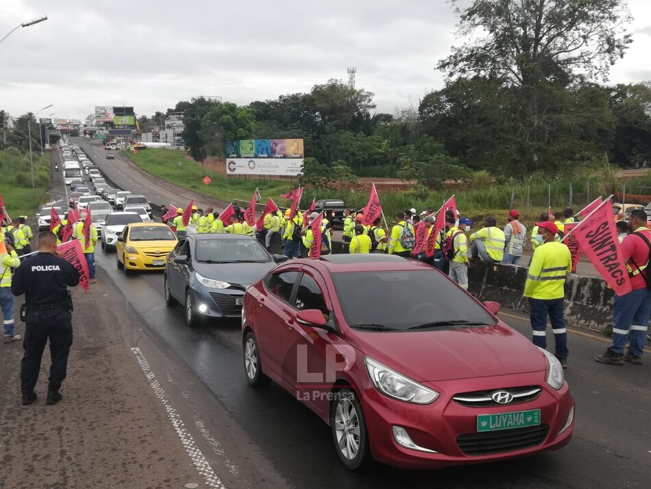 Obreros exigen al Gobierno congelar el precio de los combustibles